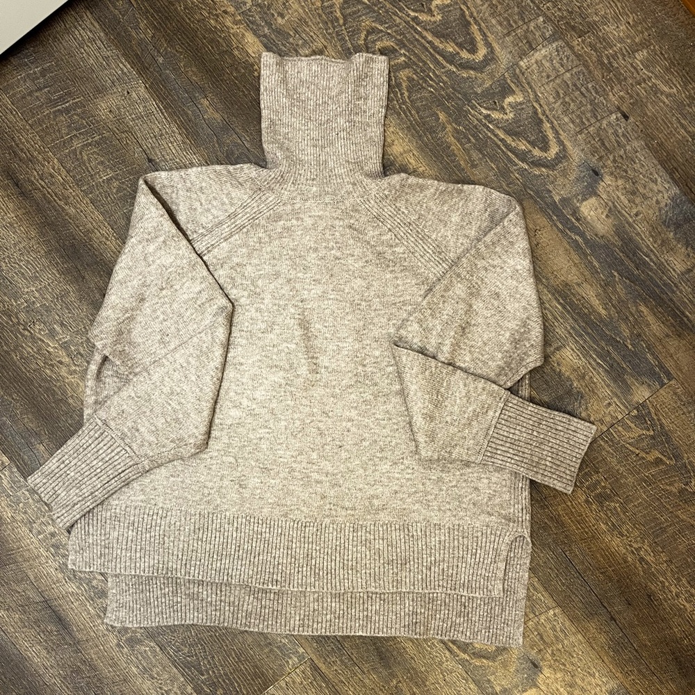 Vince Camuto M tan cream sweater turtleneck